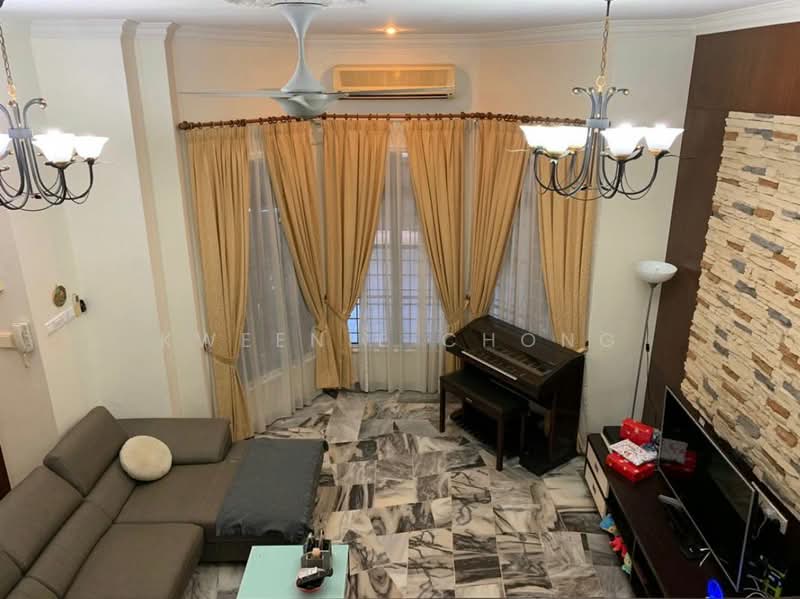 2.5-storey Terraced House for Sale in Ampang Jaya (Ampang) - Kweenie Chong - Living Room - PropertyGuru.com.my