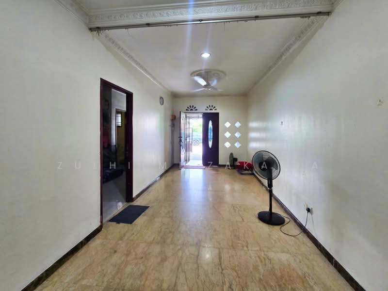 Rumah Teres 1 Tingkat untuk Dijual di Bandar Saujana Putra (Tanjong Duabelas) - Zulhilmi Zakaria - Entrance - PropertyGuru.com.my