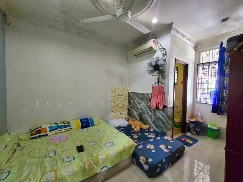 Rumah Teres 1 Tingkat untuk Dijual di Bandar Saujana Putra (Tanjong Duabelas) - Zulhilmi Zakaria - Bedroom - PropertyGuru.com.my