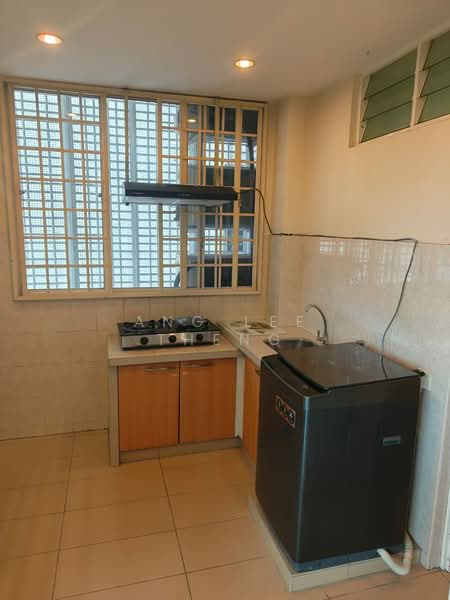 Condominium for Rent at Gurney Beach Resort - Ang Lee Theng - Kitchen - PropertyGuru.com.my