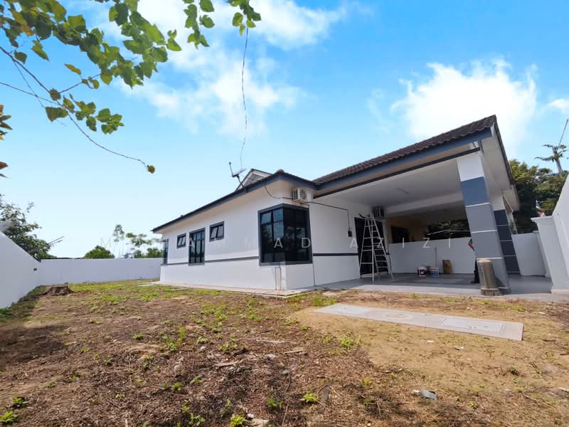 Semi-Detached House for Sale in Kampung Sungai Soi (Kuantan) - Mohammad Azizi - PropertyGuru.com.my