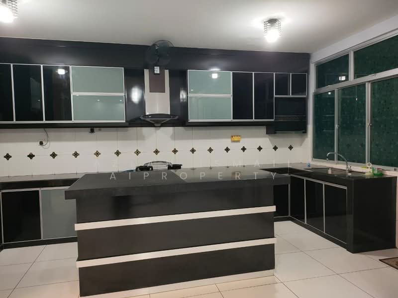 Rumah Teres 2 Tingkat untuk Dijual di Rini Hills 2 (Skudai) - Azlan Ismail aiproperty - Kitchen - PropertyGuru.com.my
