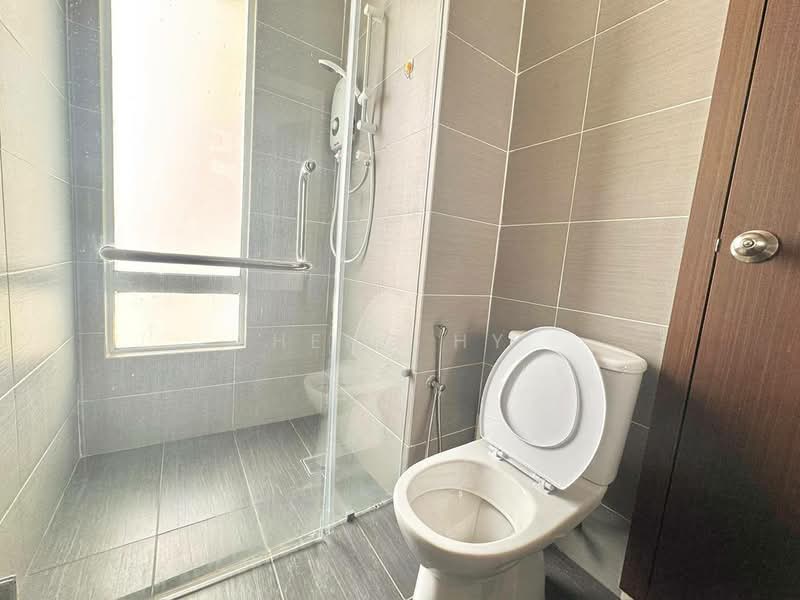 Condominium for Rent at KSL D'Esplanade Residence - Heng Hy - Bathroom - PropertyGuru.com.my