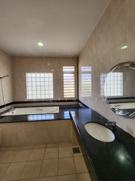 Bungalow for Sale in Bukit Rimau (Shah Alam) - Krystin Lim - Bathroom - PropertyGuru.com.my