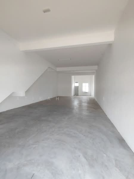 Kedai / Pejabat untuk Dijual di Bertam (Kepala Batas) - Atikah Salleh - Ground floor space another picture - PropertyGuru.com.my