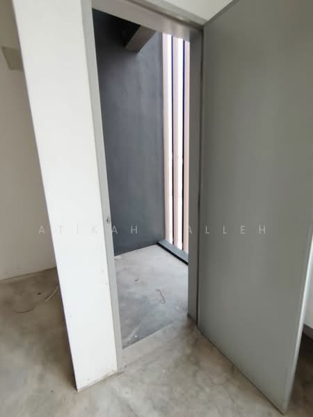 Kedai / Pejabat untuk Dijual di Bertam (Kepala Batas) - Atikah Salleh - Access to air well - first floor - PropertyGuru.com.my