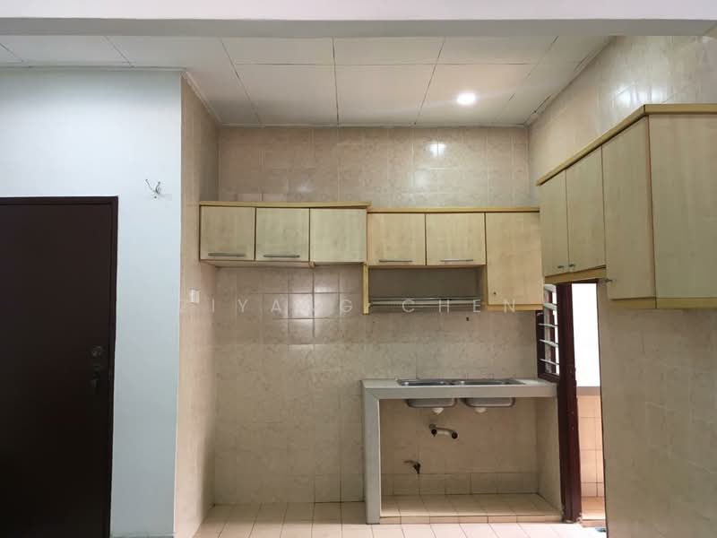 Pangsapuri untuk Disewa di Pangsapuri Mutiara Subang - Ziyang Chen - Kitchen - PropertyGuru.com.my