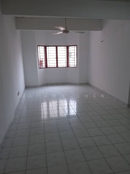 Pangsapuri untuk Disewa di Pangsapuri Mutiara Subang - Ziyang Chen - Living Room - PropertyGuru.com.my