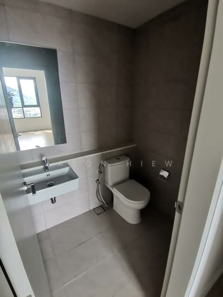 Servis Apartment untuk Disewa di Melawati : Park One - Eason Hiew - Bathroom - PropertyGuru.com.my
