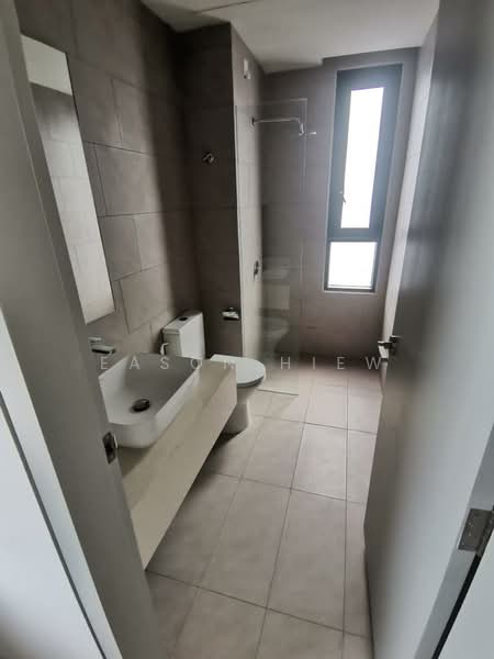 Servis Apartment untuk Disewa di Melawati : Park One - Eason Hiew - Bathroom - PropertyGuru.com.my