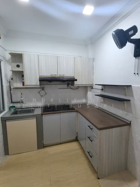 Pangsapuri untuk Disewa di Kekwa Apartment - Nurliyana Binti Busari - Kitchen - PropertyGuru.com.my