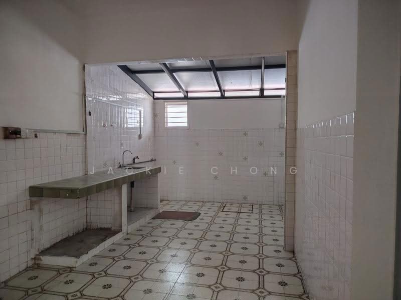 Rumah Teres 2-Tingkat untuk Dijual di Taman Overseas Union (Taman Oug) (Jalan Klang Lama (Old Klang Road)) - Jackie Chong - Kitchen - PropertyGuru.com.my
