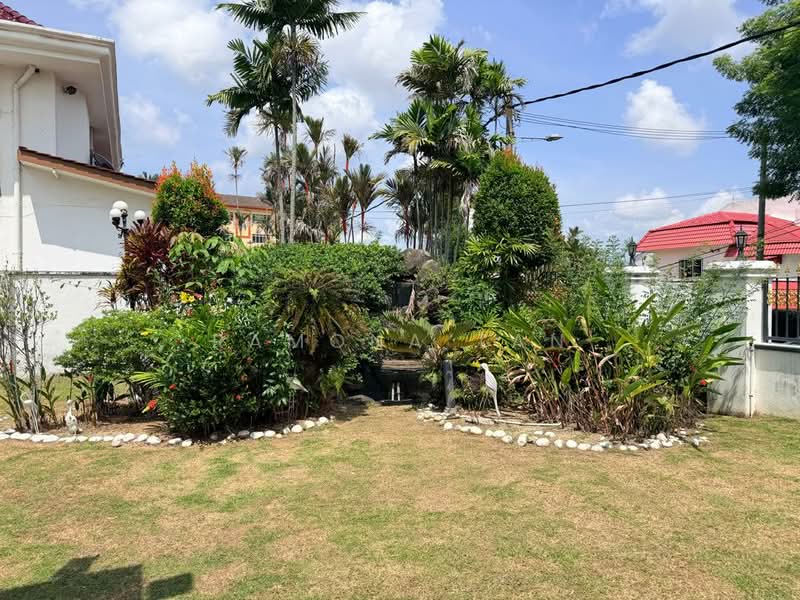 Rumah Banglo untuk Dijual di Taman Perkota (Bukit Baru) - Ramona Tan - Garden - PropertyGuru.com.my