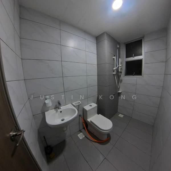 Service Residence for Sale at SKS Habitat - Justin Kong - Bathroom - PropertyGuru.com.my
