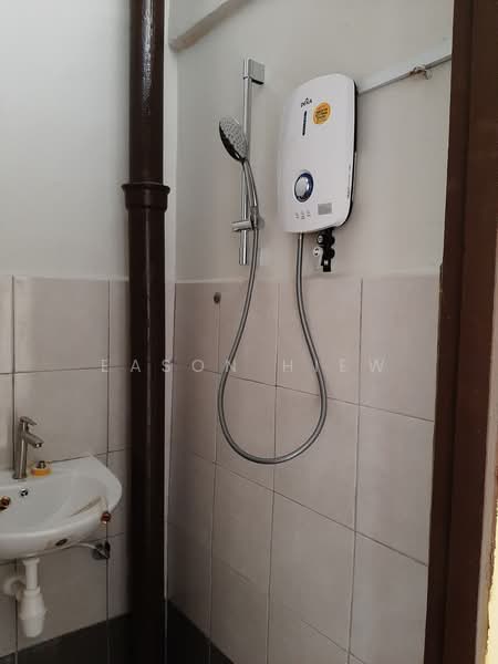 2-storey Terraced House for Rent in Taman Sri Rampai (Wangsa Maju) - Eason Hiew - Bathroom - PropertyGuru.com.my
