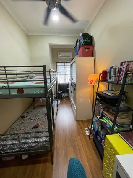 2-storey Terraced House for Sale in Bandar Saujana Putra (Tanjong Duabelas) - Irwan Affandi - Bedroom - PropertyGuru.com.my