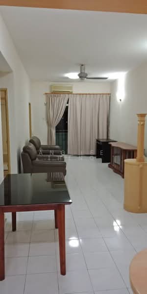 Pangsapuri untuk Dijual di Casa Pinang - Ang Lee Theng - Living Room - PropertyGuru.com.my