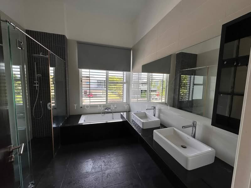 Semi-Detached House for Sale in East Ledang (Iskandar Puteri (Nusajaya)) - Tommy Tai - Bathroom - PropertyGuru.com.my
