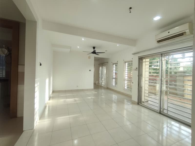 2-storey Terraced House for Sale in Denai Alam (Shah Alam) - Michelle Chong - Dining Room - PropertyGuru.com.my