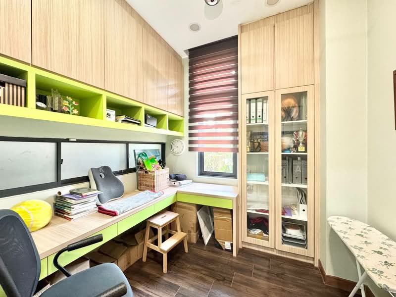 Semi-Detached House for Sale in Taman Equine (Seri Kembangan) - Fakhzan Badiran - Study - PropertyGuru.com.my