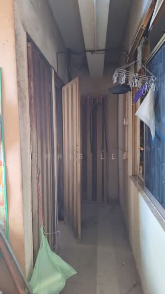 Shop / Office for Sale in Taman Sri Watan (Ampang) - Chris Lee - Corridor - PropertyGuru.com.my