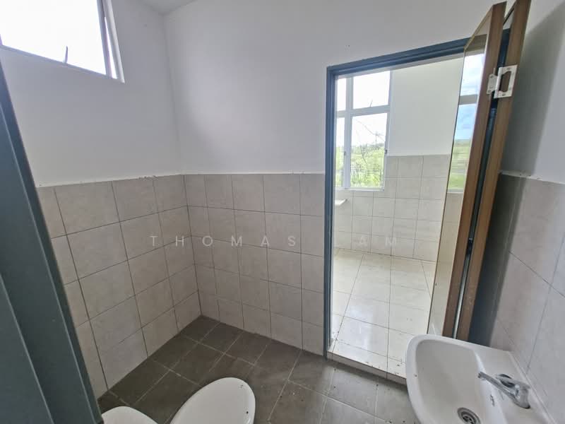 Rumah Teres 2 Tingkat untuk Dijual di Taman Krubong Jaya (Krubong) - Thomas Lam - Bathroom - PropertyGuru.com.my