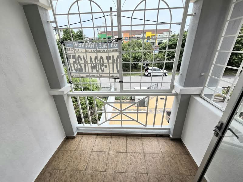 Rumah Teres 2 Tingkat untuk Dijual di Seksyen 7 (Bangi) - Ali Idris - Balcony - PropertyGuru.com.my