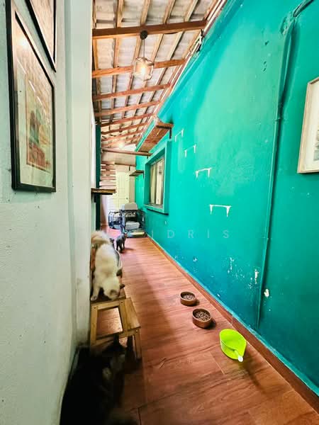 Rumah Teres 2 Tingkat untuk Dijual di Taman Bukit Subang (Shah Alam) - Ali Idris - Corridor - PropertyGuru.com.my