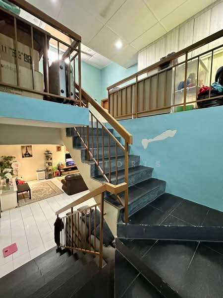 Rumah Teres 2 Tingkat untuk Dijual di Taman Bukit Subang (Shah Alam) - Ali Idris - Living Room - PropertyGuru.com.my