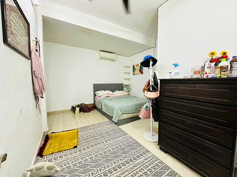 Rumah Teres 2 Tingkat untuk Dijual di Taman Bukit Subang (Shah Alam) - Ali Idris - Bedroom - PropertyGuru.com.my