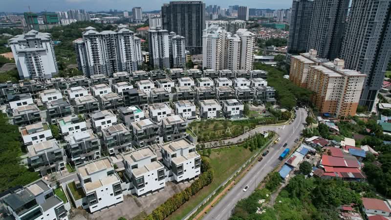 Rumah Berkembar untuk Dijual di Desa Petaling (Kuala Lumpur) - Masnizah Arifin - Exterior - PropertyGuru.com.my
