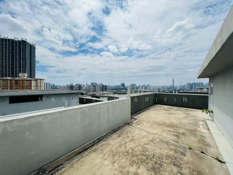 Rumah Berkembar untuk Dijual di Desa Petaling (Kuala Lumpur) - Masnizah Arifin - Roof - PropertyGuru.com.my