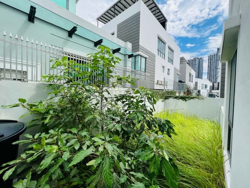 Rumah Berkembar untuk Dijual di Desa Petaling (Kuala Lumpur) - Masnizah Arifin - Exterior - PropertyGuru.com.my