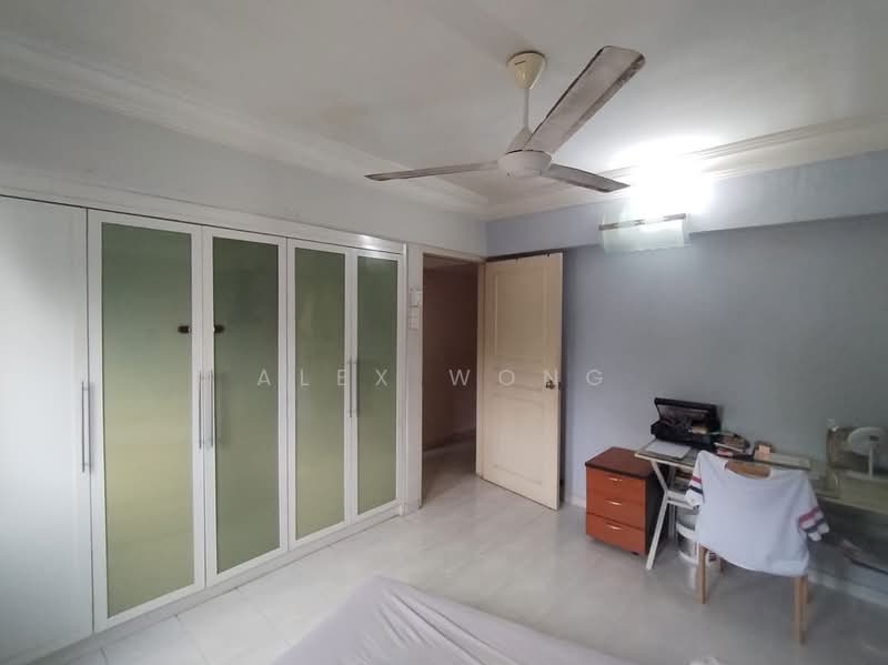 Pangsapuri untuk Dijual di Taman Pekaka Block 31 - Alex Wong - Bedroom - PropertyGuru.com.my
