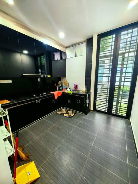 2-storey Terraced House for Sale in Taman Mount Austin (Tebrau) - Min Kong - Kitchen - PropertyGuru.com.my