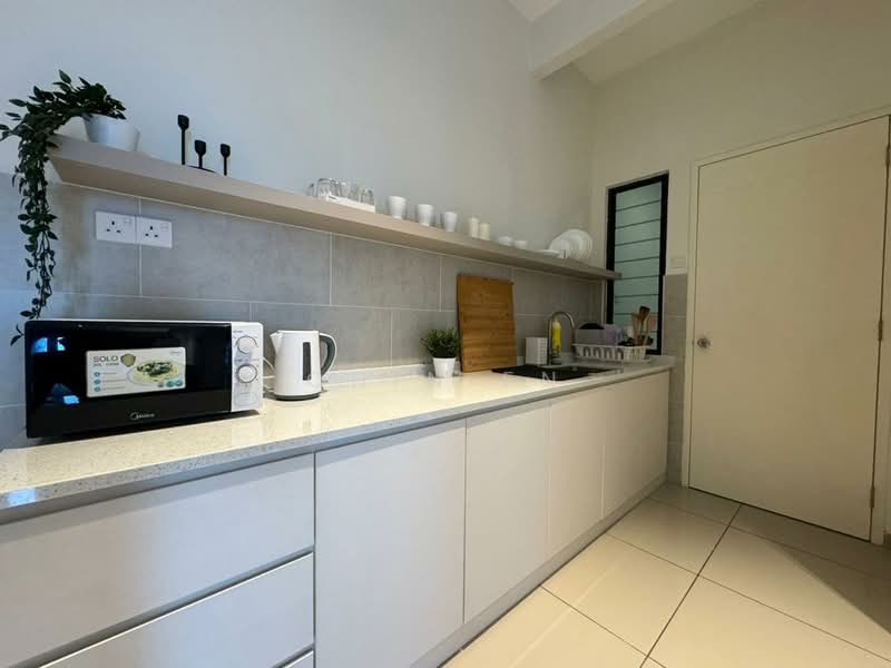 Servis Apartment untuk Dijual di Atlantis Residences (Pangsapuri Atlantis Kota Syahbandar) - CHIN FN - Kitchen - PropertyGuru.com.my