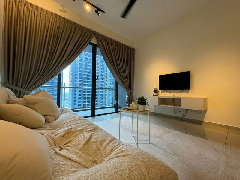 Servis Apartment untuk Dijual di Atlantis Residences (Pangsapuri Atlantis Kota Syahbandar) - CHIN FN - Living Room - PropertyGuru.com.my