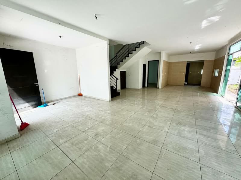 Semi-Detached House for Sale in Ramal Villa (Kajang) - Ali Idris - Living Room - PropertyGuru.com.my