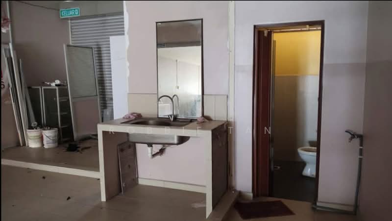 Shop for Rent in Taman Sierra Perdana (Masai) - Robbie Tan - Bathroom - PropertyGuru.com.my