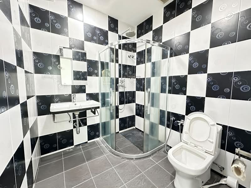 2-storey Terraced House for Sale in Kota Emerald (Rawang) - Jack Cheng - Bathroom - PropertyGuru.com.my