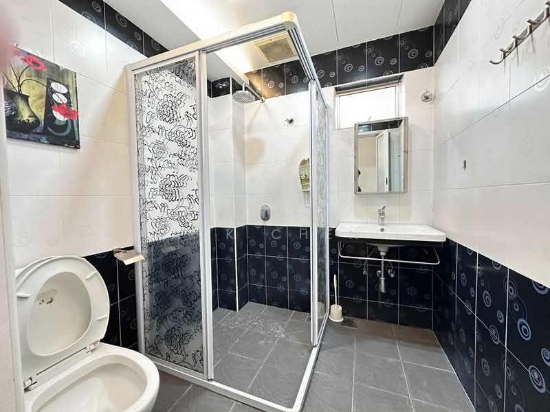 2-storey Terraced House for Sale in Kota Emerald (Rawang) - Jack Cheng - Bathroom - PropertyGuru.com.my