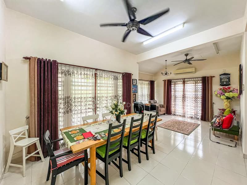 Rumah Berkembar untuk Dijual di Nilai Impian (Nilai) - Ali Idris - Dining Room - PropertyGuru.com.my