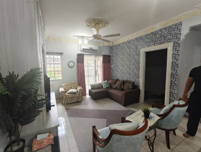 2-storey Terraced House for Sale in Putrajaya (Putrajaya) - Ali Idris - Living Room - PropertyGuru.com.my