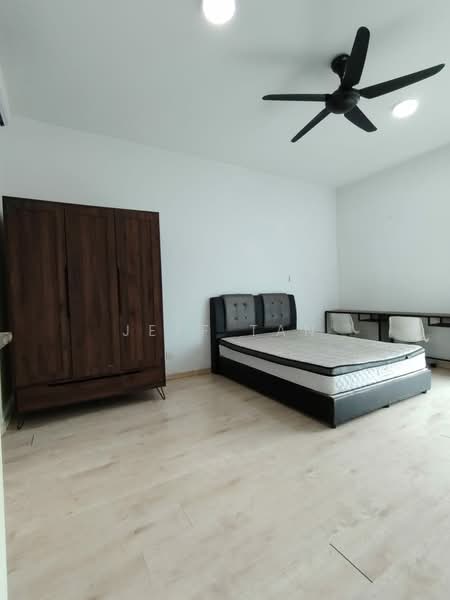 Kondominium untuk Disewa di Parkhill Residence - Jeff Tan - Bedroom - PropertyGuru.com.my