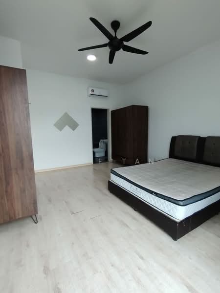 Kondominium untuk Disewa di Parkhill Residence - Jeff Tan - Bedroom - PropertyGuru.com.my