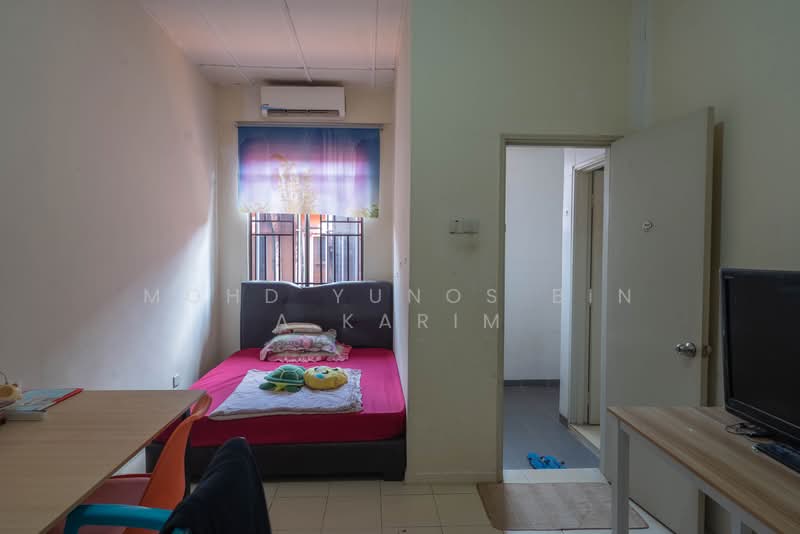 Rumah Teres 2 Tingkat untuk Dijual di Alam Budiman (Shah Alam) - Mohd Yunos Bin A.Karim - Bedroom - PropertyGuru.com.my