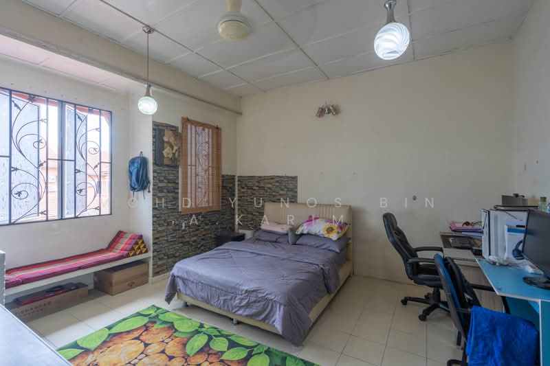 Rumah Teres 2 Tingkat untuk Dijual di Alam Budiman (Shah Alam) - Mohd Yunos Bin A.Karim - Bedroom - PropertyGuru.com.my