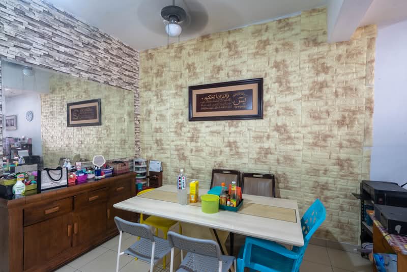 Rumah Teres 2 Tingkat untuk Dijual di Alam Budiman (Shah Alam) - Mohd Yunos Bin A.Karim - Dining Room - PropertyGuru.com.my