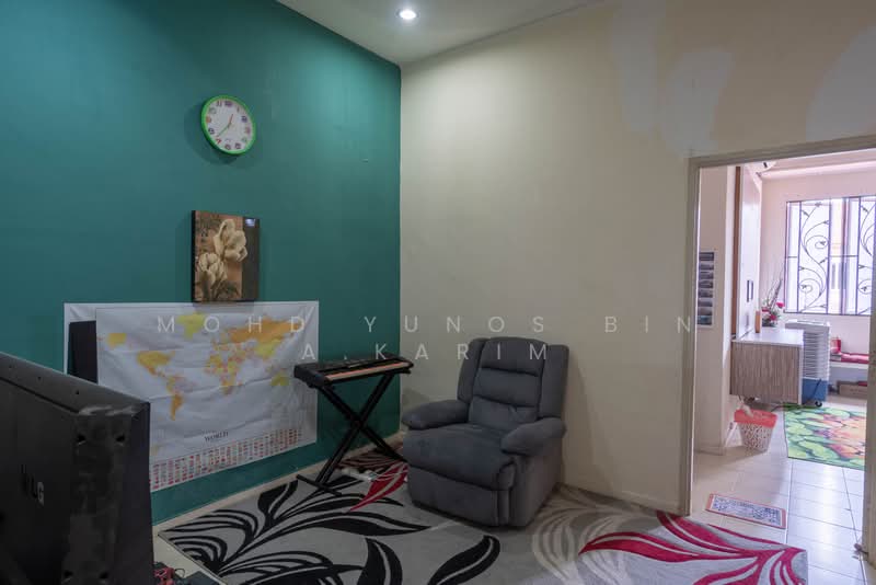 Rumah Teres 2 Tingkat untuk Dijual di Alam Budiman (Shah Alam) - Mohd Yunos Bin A.Karim - Living Room - PropertyGuru.com.my