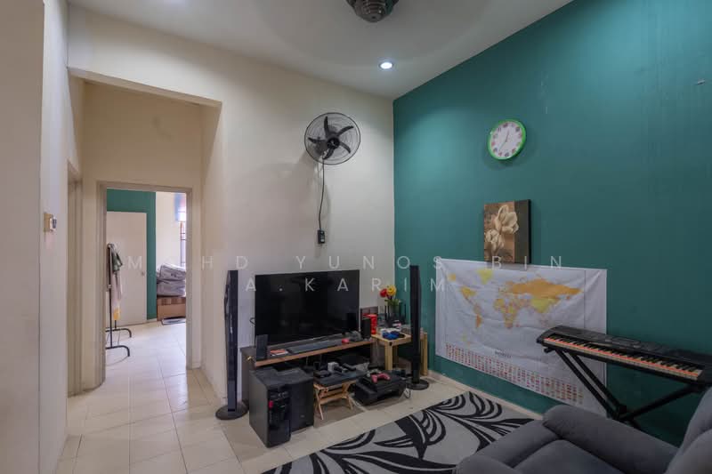 Rumah Teres 2 Tingkat untuk Dijual di Alam Budiman (Shah Alam) - Mohd Yunos Bin A.Karim - Living Room - PropertyGuru.com.my